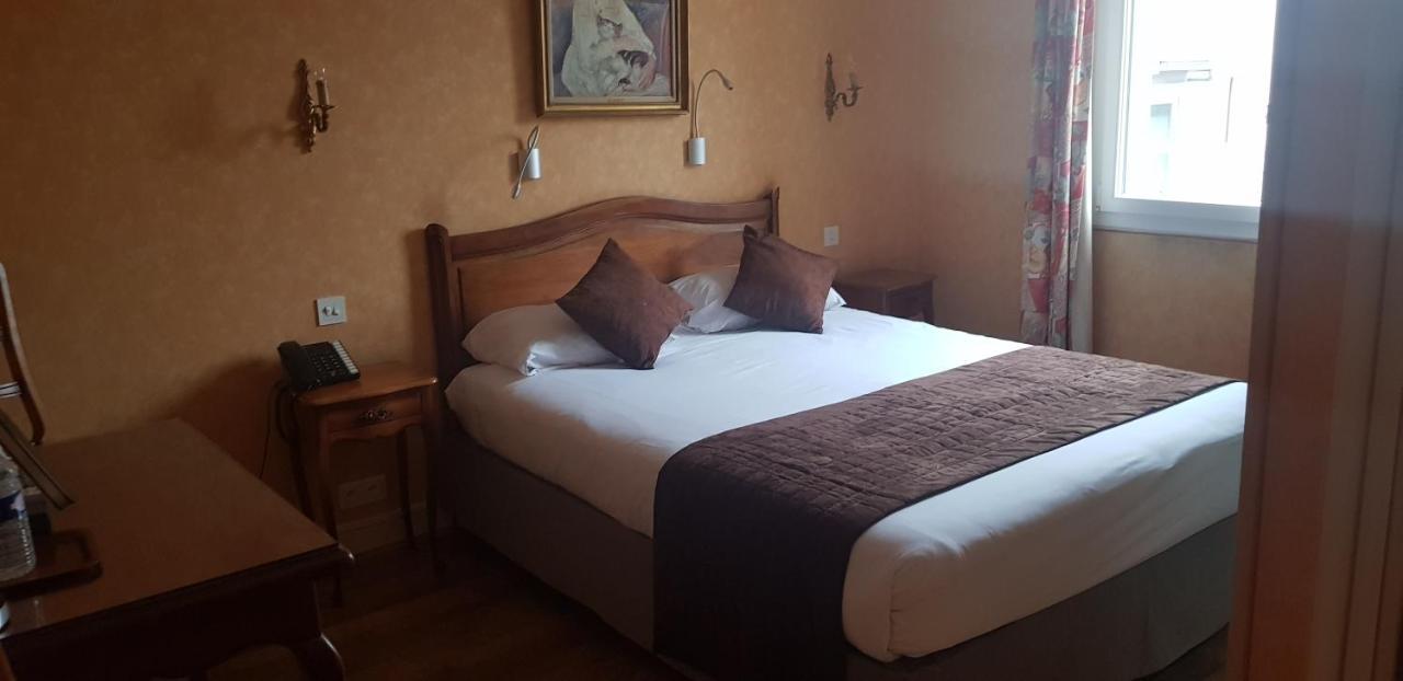 Logis Hotel - Le Relais Saint Vincent Ligny-le-Chatel Exterior photo