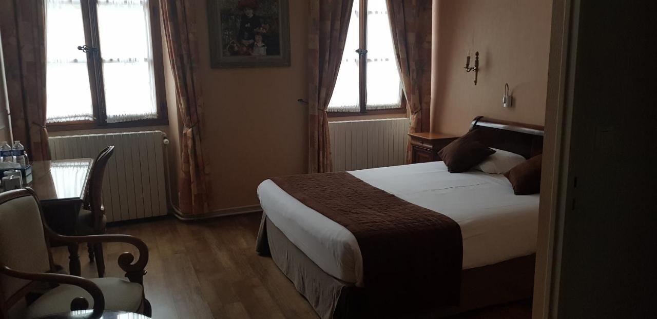 Logis Hotel - Le Relais Saint Vincent Ligny-le-Chatel Exterior photo